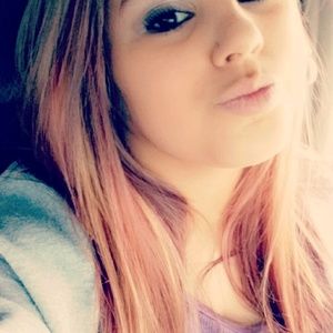 Meet your Posher, Alicia